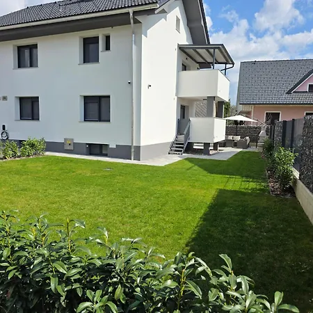 Erika's - House Apartamento Šenčur