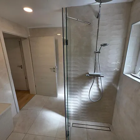 Erika's - House Шенчур