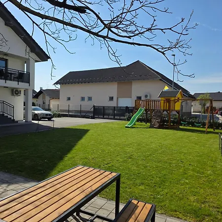 아파트 Erika's - House