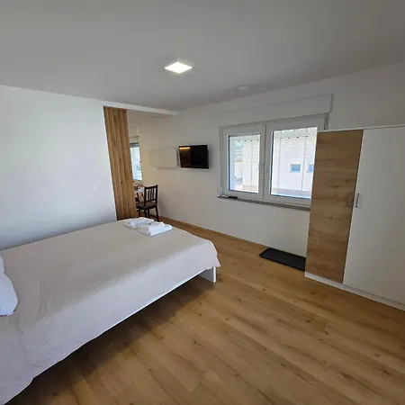 Erika's - House Apartman Šenčur