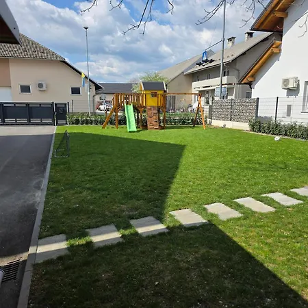 Erika's - House Lägenhet Šenčur