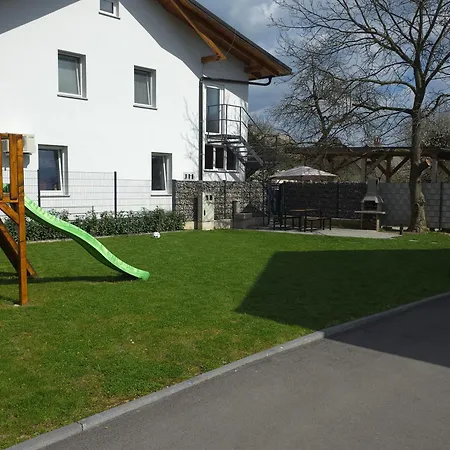 아파트 Erika's - House