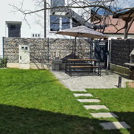 Erika's - House דירה *