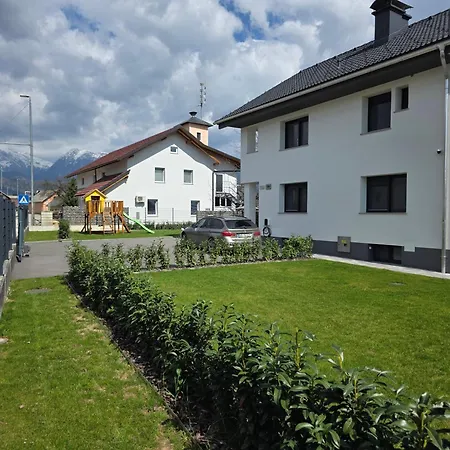 Апартаменты Erika's - House Шенчур