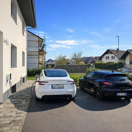 Erika's - House דירה Šenčur