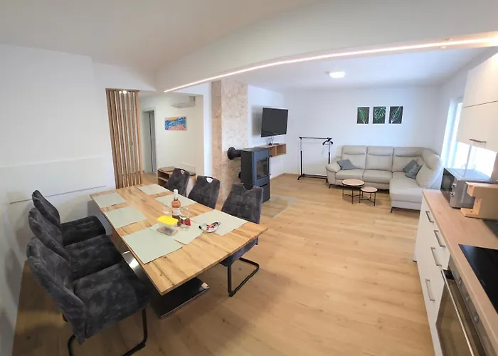 Erika's - House דירה